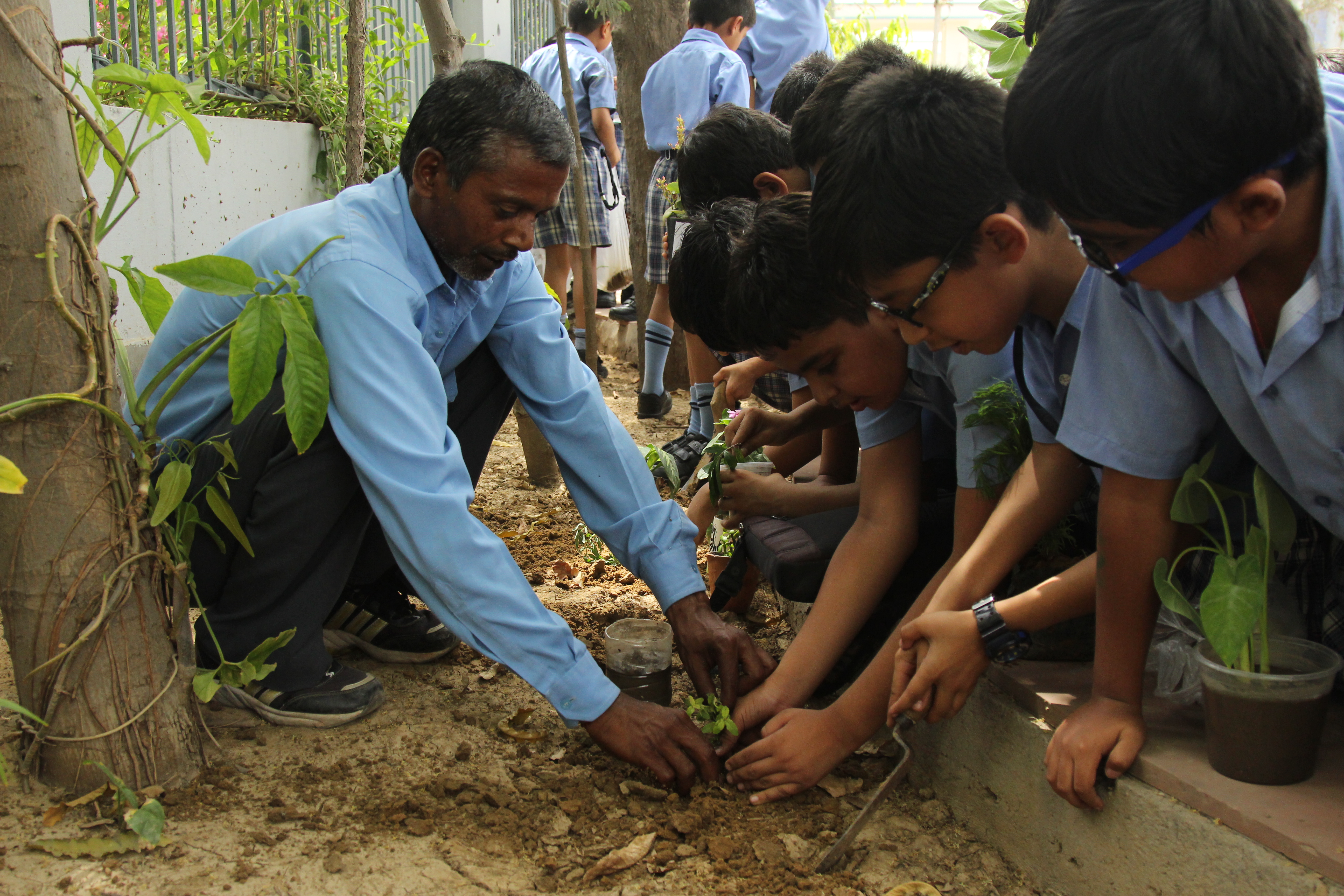 EARTH DAY ACTIVITiES